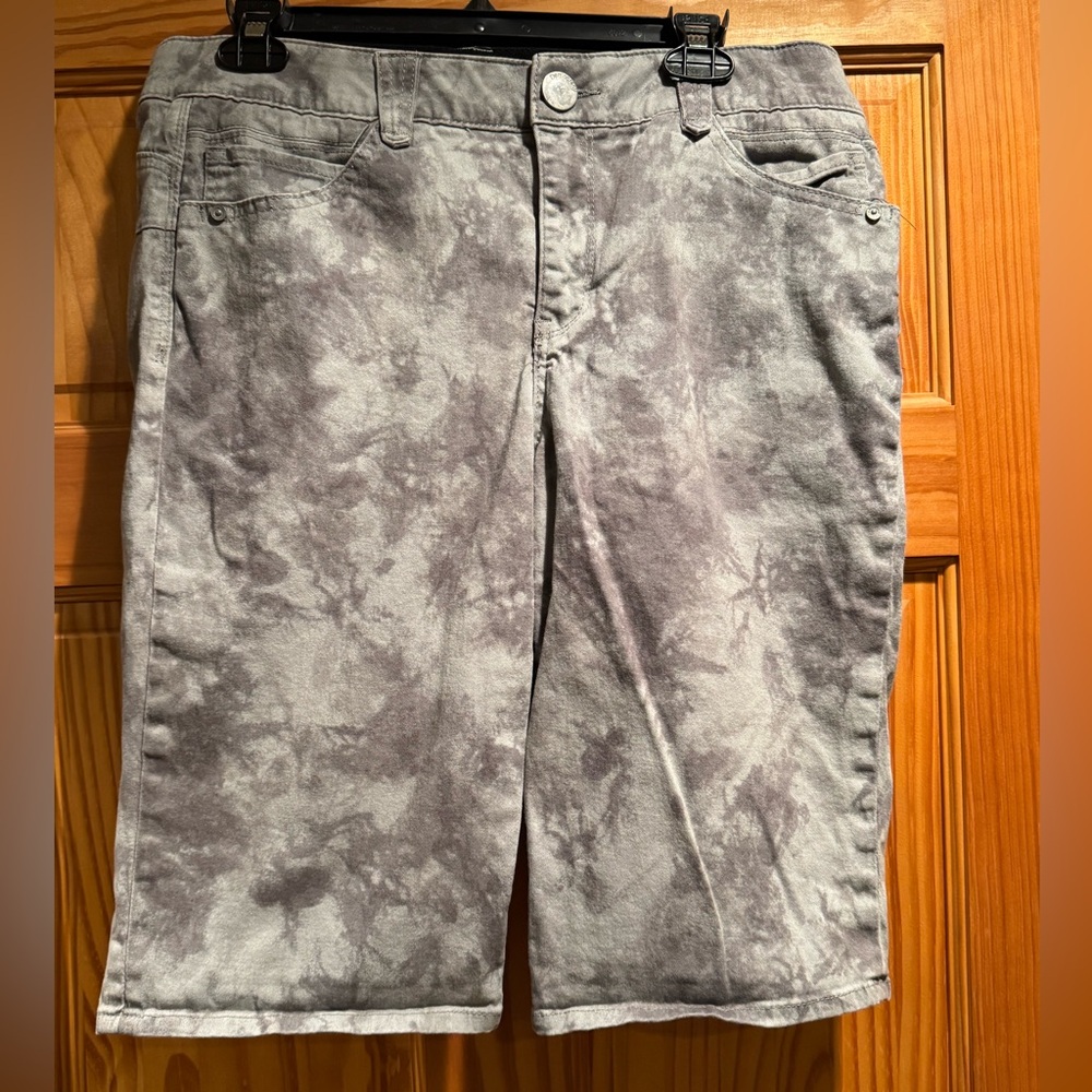 Democracy Gray Tie-Dye Denim Shorts Size 14p